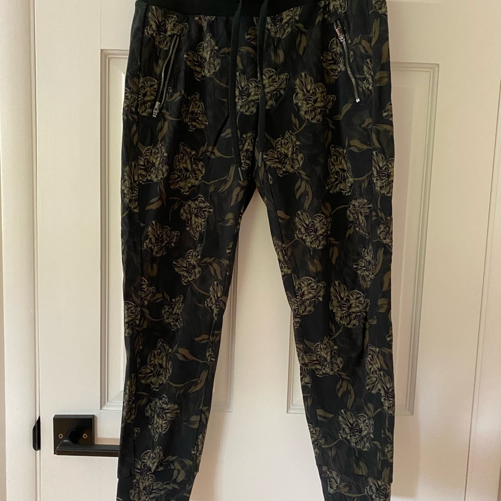 Athleta Trekkie North Joggers 4P